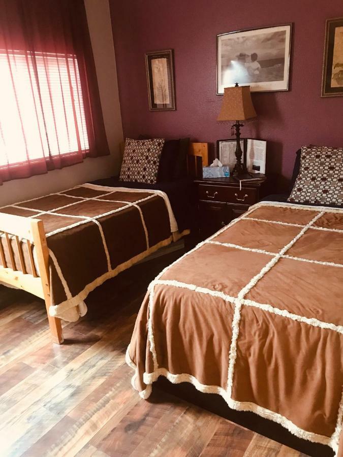A Hyde Away Inn B&B Tok Ngoại thất bức ảnh